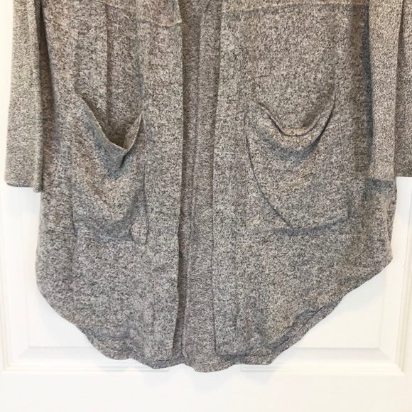 DONATING SOON SouthMoon Under Lightweight Cardigan - Picture 4 of 4